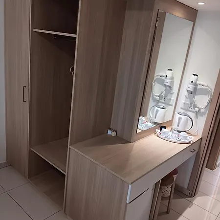Joy Apts 4*